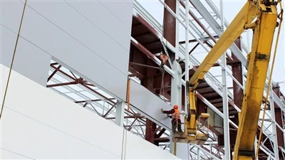 Vỏ kim loại Hanchen: Tấm ốp tường bằng cuộn nhôm màu cho nhà máy công nghiệp